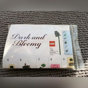 Lego Botanicals - Dark and Bloomy Rose